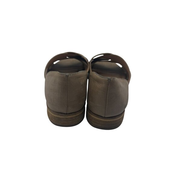 Beast Fashion Womens Size 7.5  Taupe Crisscross Leather Open-Toe Flats - Picture 9 of 9